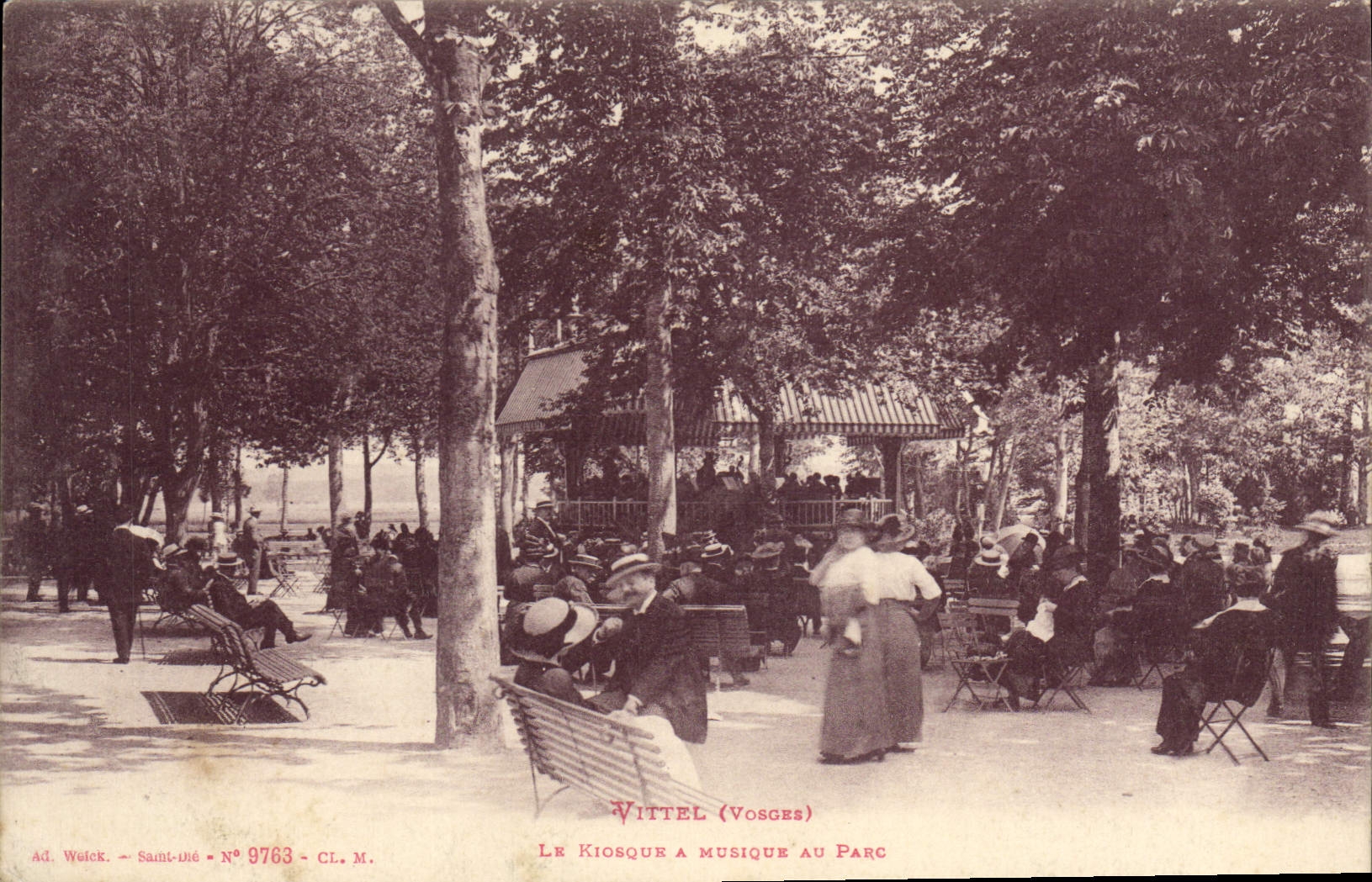 CPA Vittel Vosges Le Kiosque a Musique au Parc 