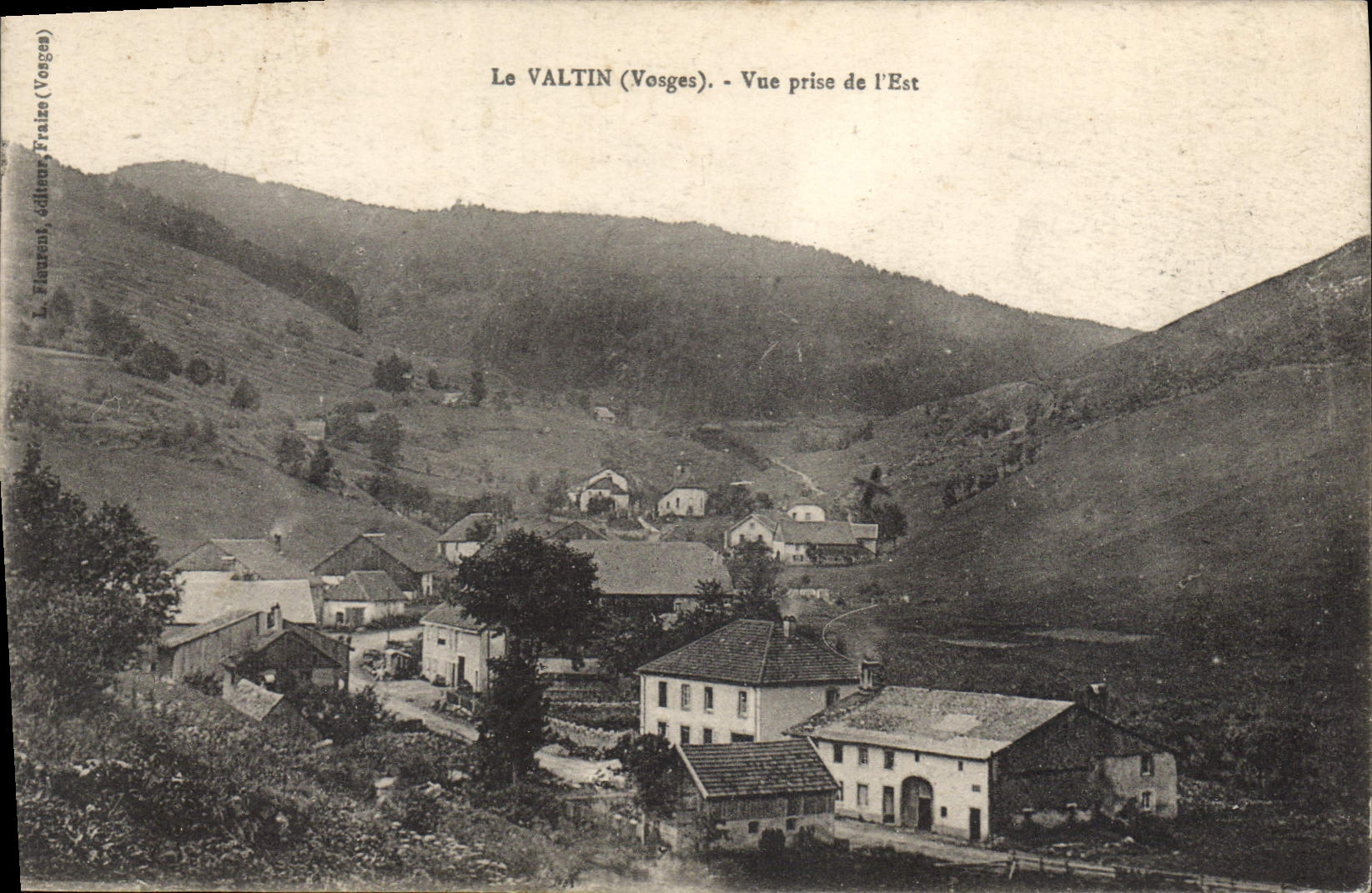 CPA Le Vittel Vosges Vue prise de I'Est 