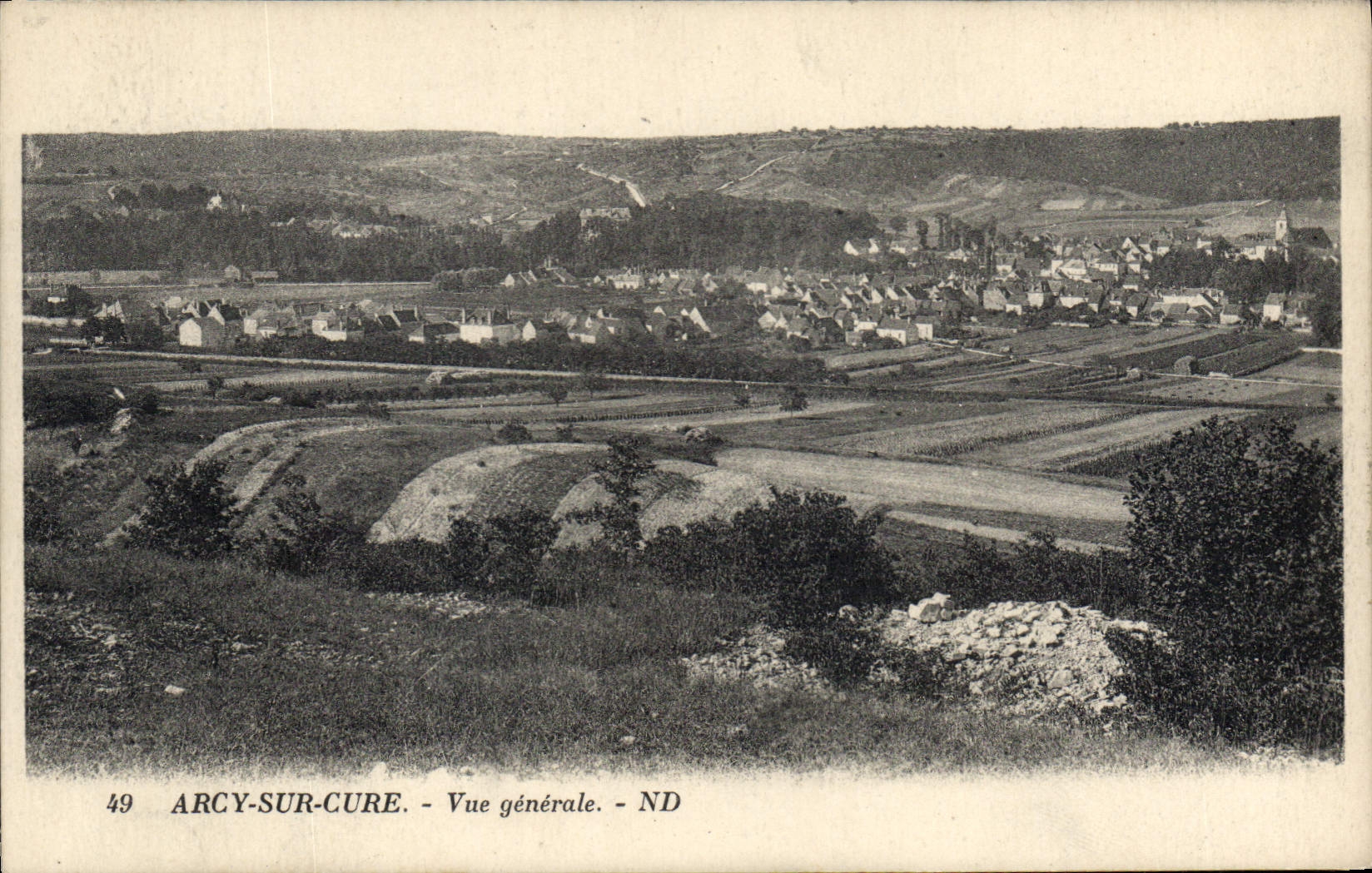 Arcy-sur-Cure — Vue générale — ND