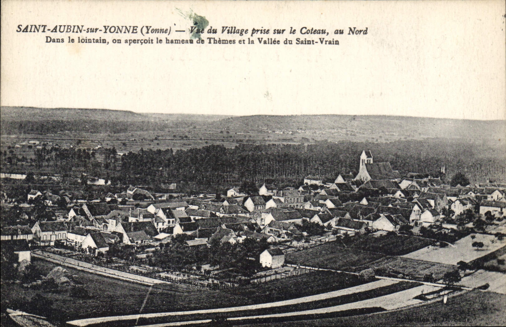 Saint-Aubin-sur-Yonne (Yonne) — Vue du village prise sur le coteau, au nord — éditeur inconnu, n° de série non visible