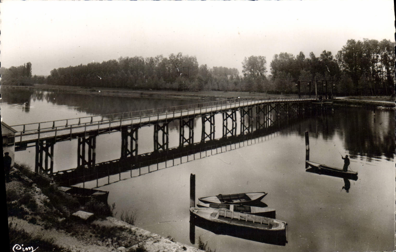 Laroche-St-Cydroine (Yonne) — Le Pont de bois et le Terrain de camping — Photo Véritable