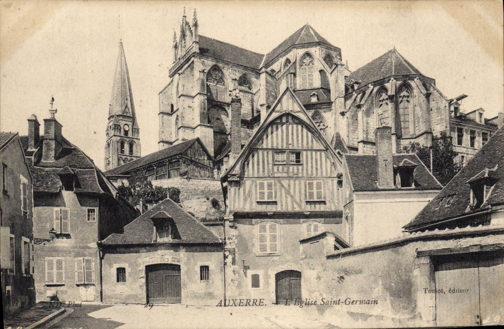 Auxerre — L'Église Saint-Germain — Toulout, éditeur