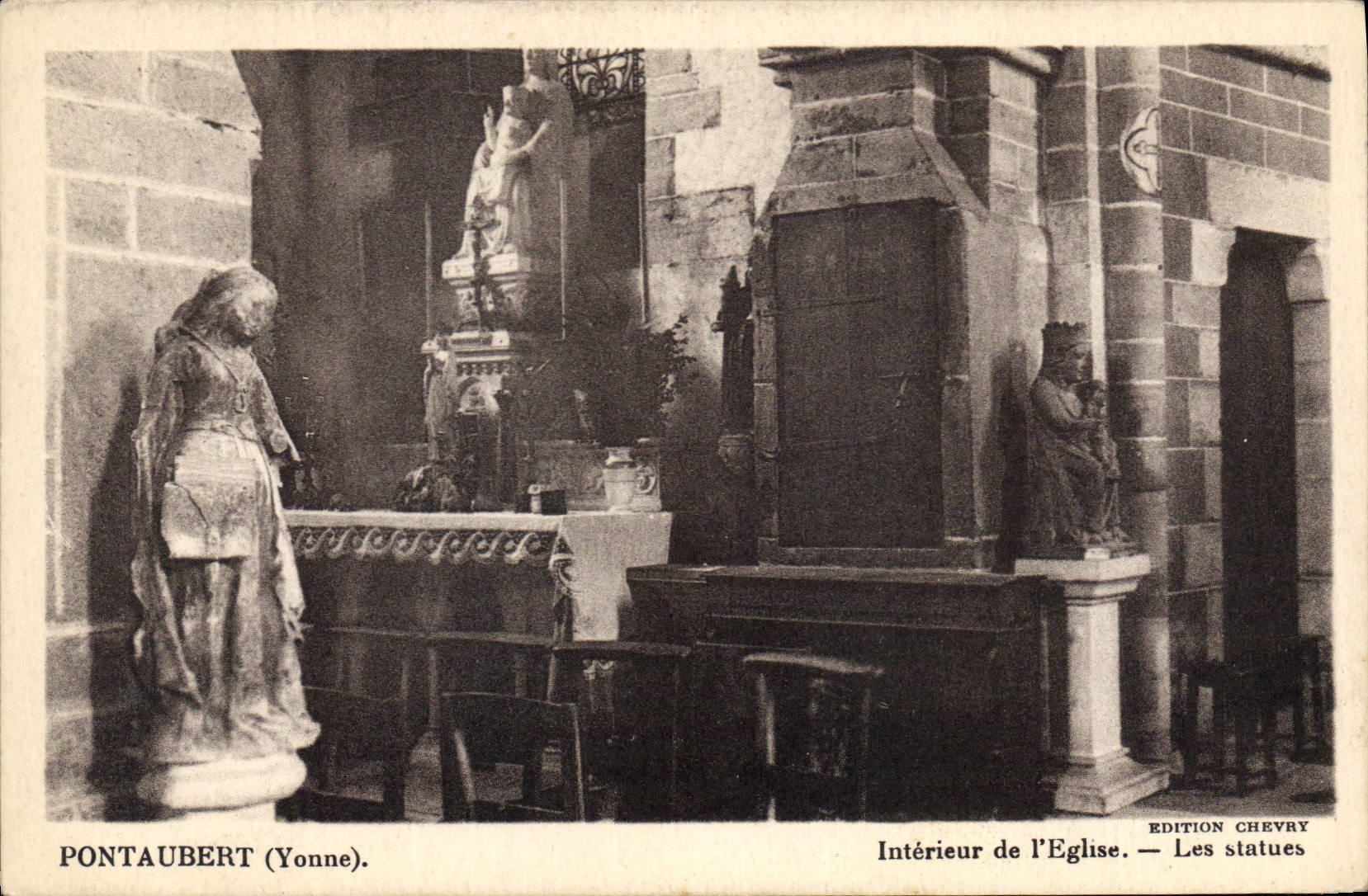 Pontaubert (Yonne) — Intérieur de l'église — Les statues — Édition Chevry
