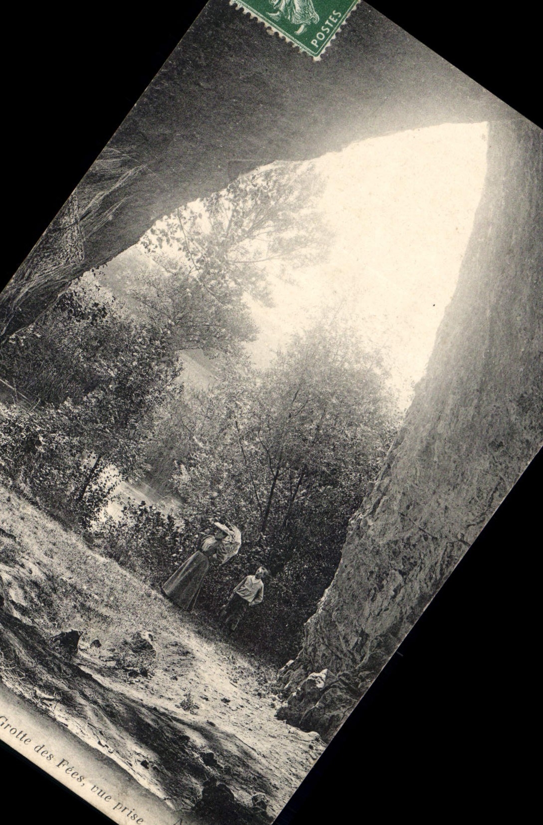 Grotte des Fées, vue prise — France — éditeur non identifié