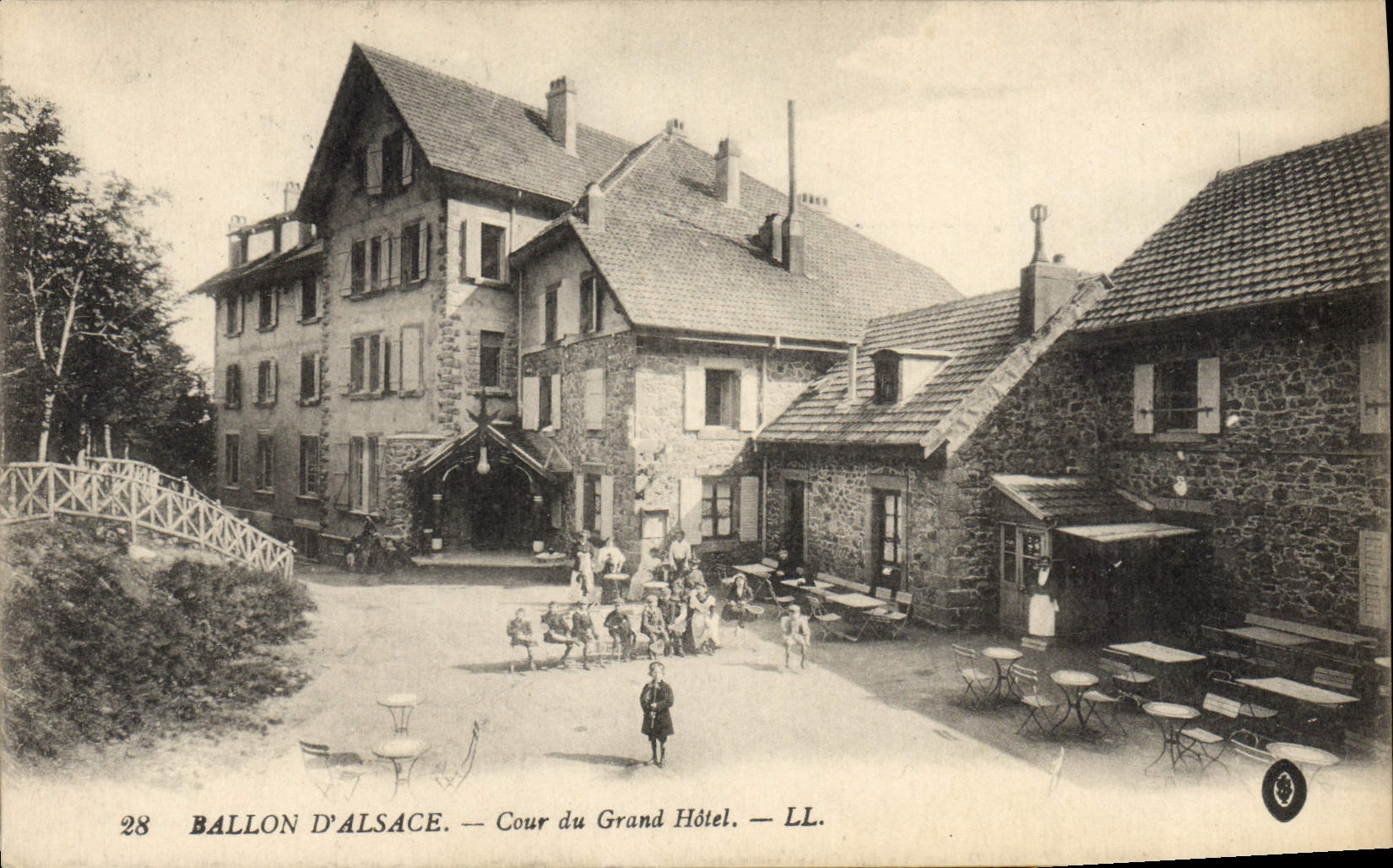 CPA Ballon D'Alsace Cour de l'Hotel 