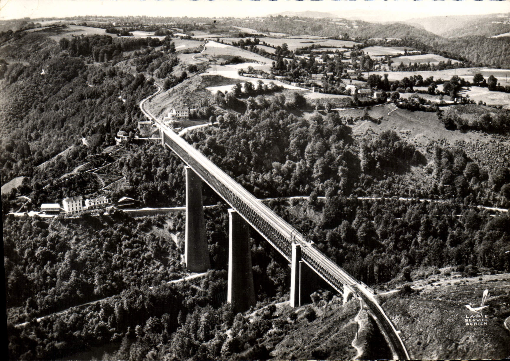 CPSM Viaduc des Fades Puy de Dome Les Gorges de la Sioule 