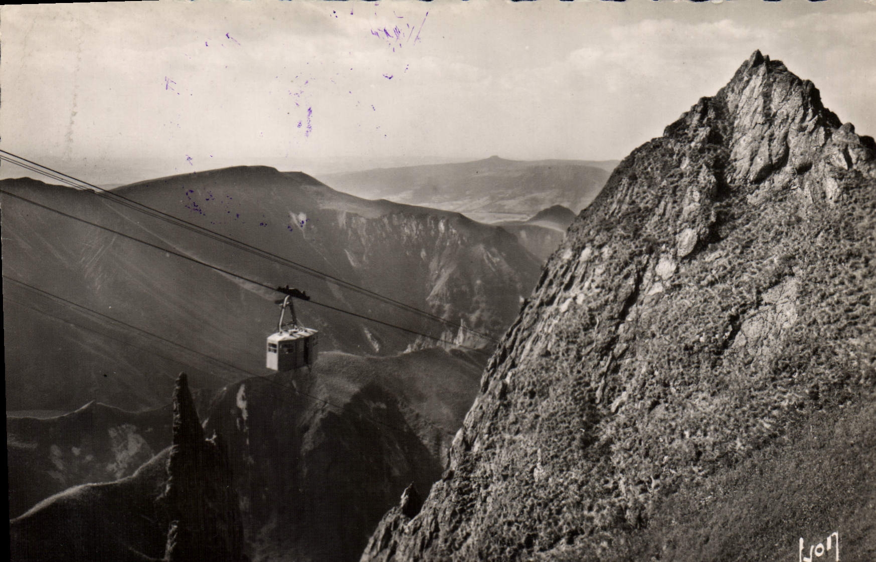 CPSM Le Mont Dore Puy de Dome Le Teleferique du Sancy 
