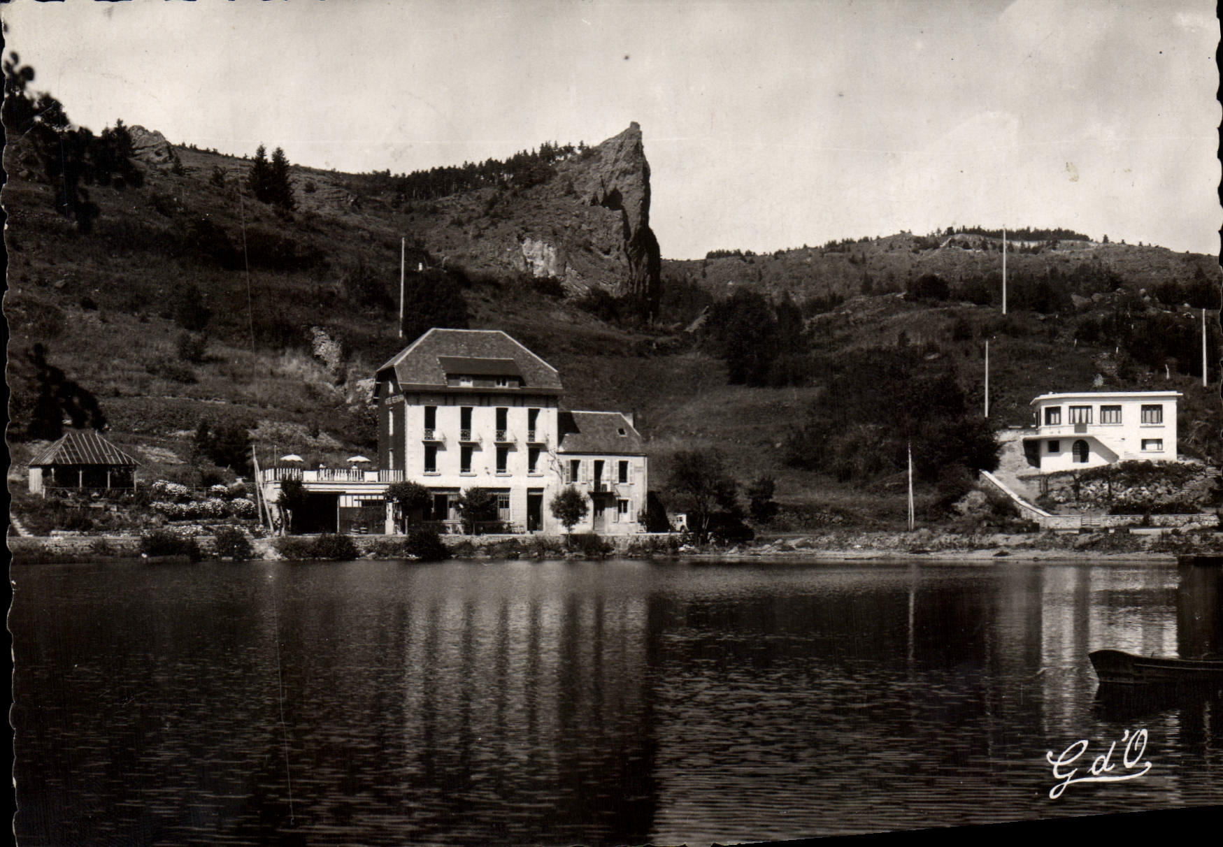 Le Lac Chambon et la Dent-du-Mardis — L'Auvergne — Gd'O