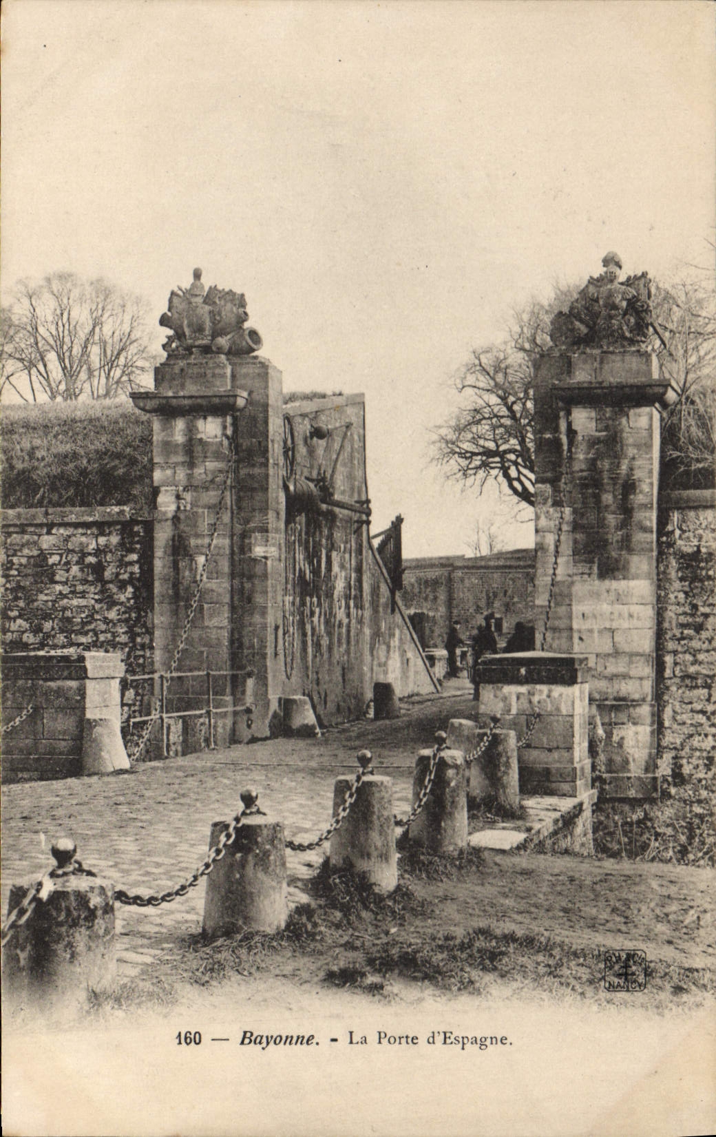 Bayonne — La Porte d'Espagne — éditeur NACHU, n° 160