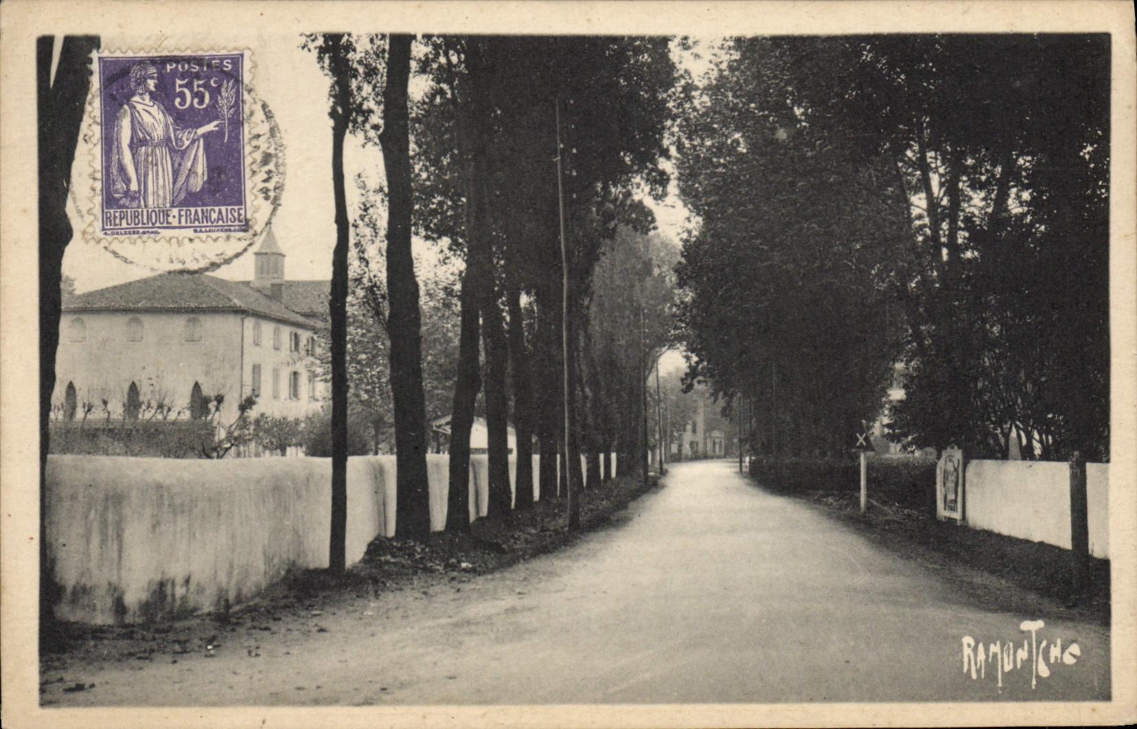 Ramuntche — Bäumchenreihenweg führend zum Kirchlein — Haymond Bergerin Kunstausgaben, La Rochelle