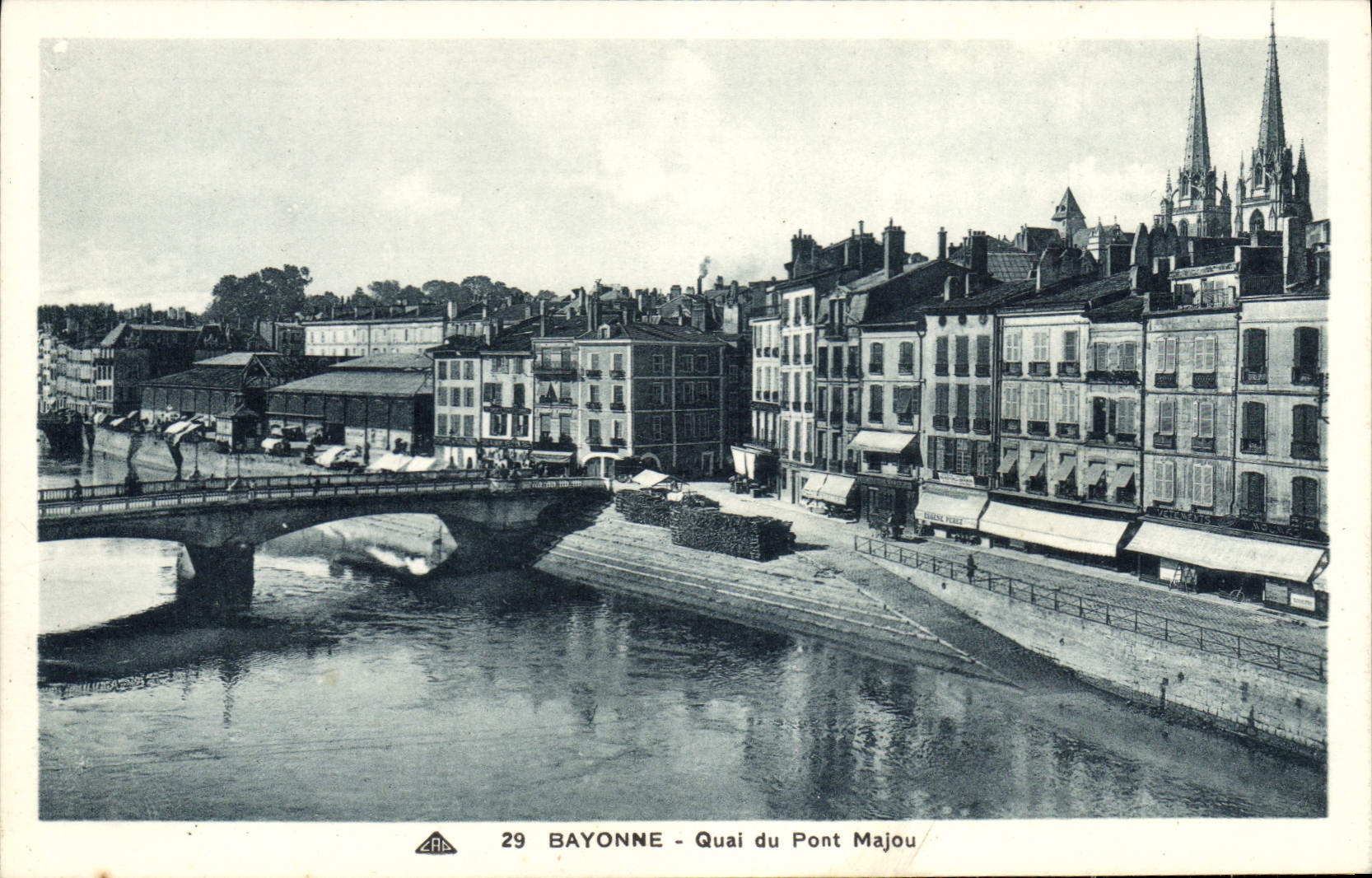 Bayonne - Quai du Pont Majou — vue du pont et des bâtiments — éditeur CPA des Arts Photographiques, n° 29