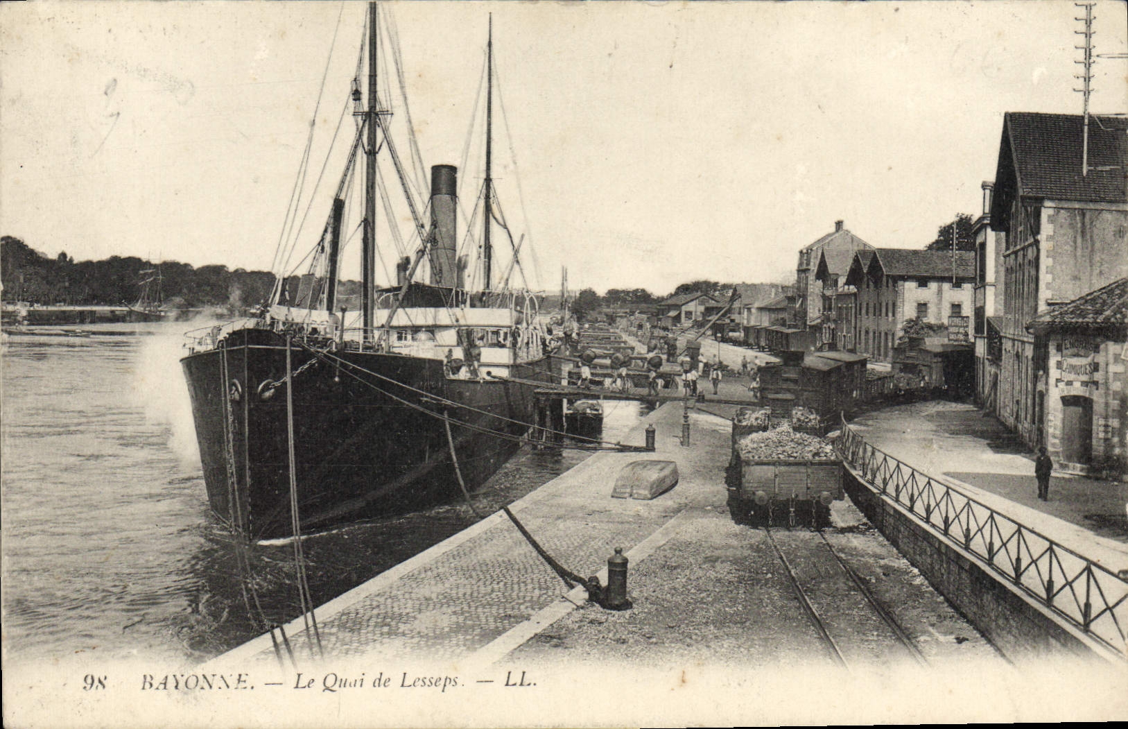 Bayonne — Le Quai de Lesseps — LL. n°98