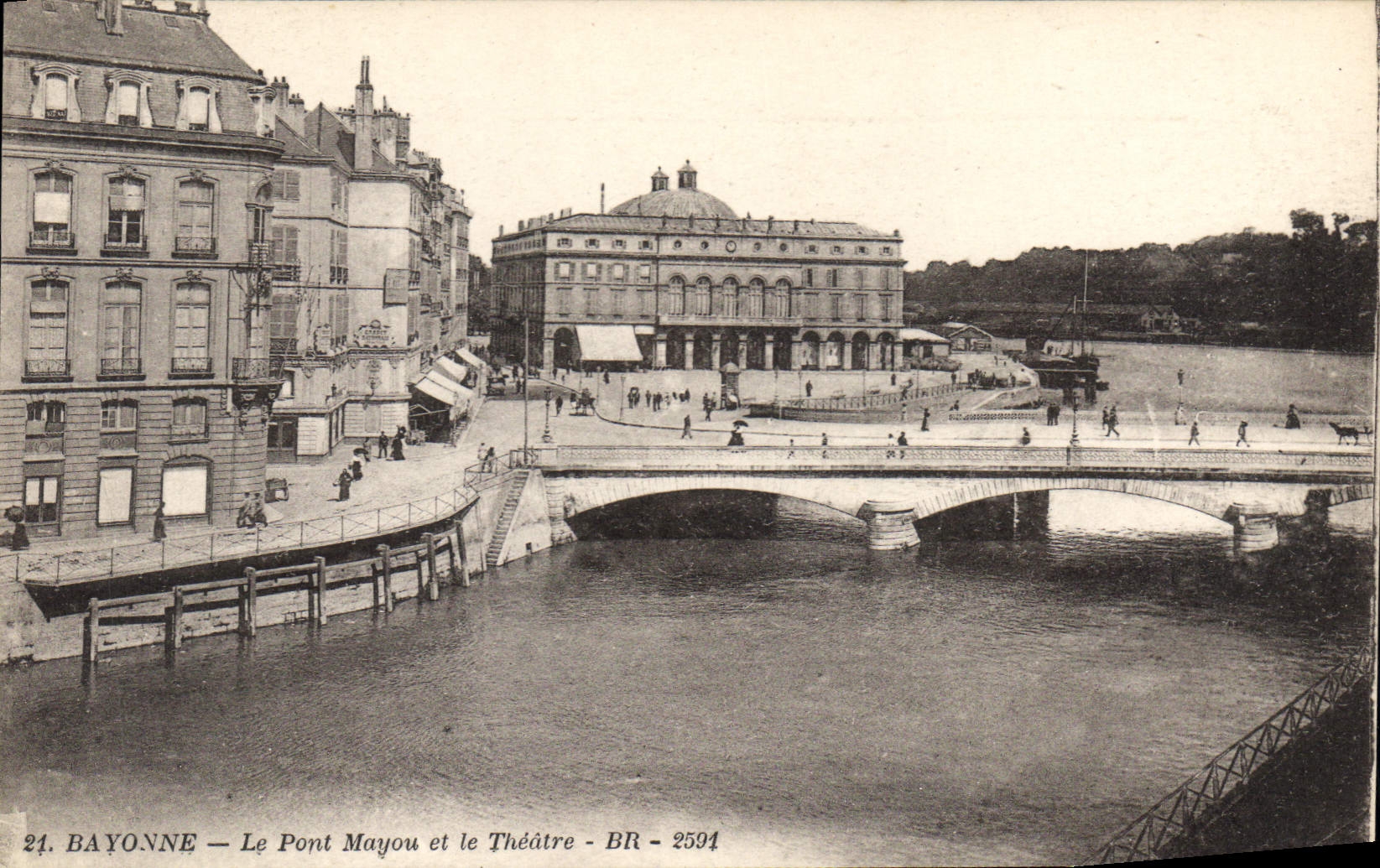 CPA Bayonne Le Pont Mayou et le Theatre 