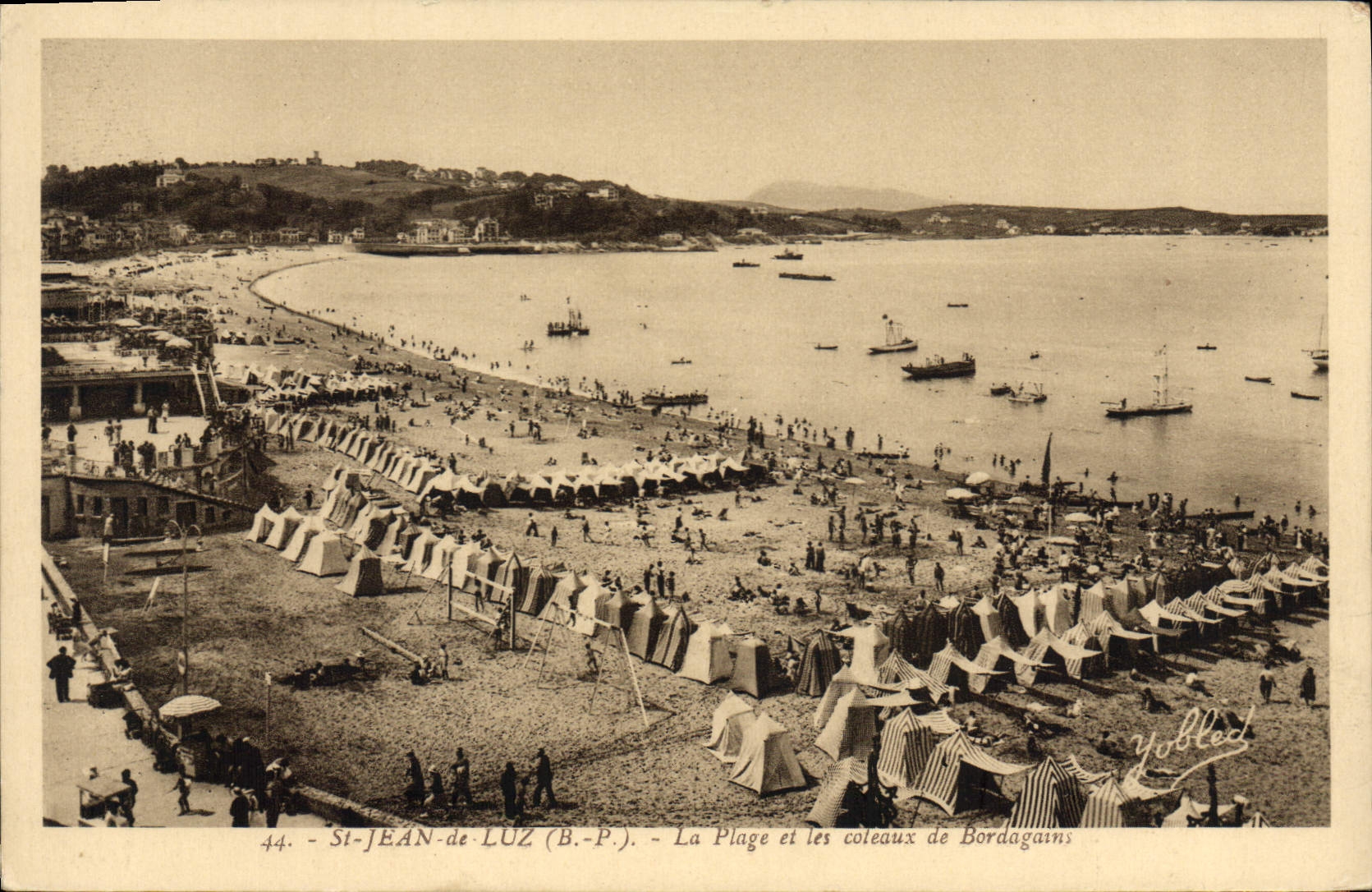 CPA St Jean de Luz Basses Pyrenees La Plage et les Coteaux de Bordagains 