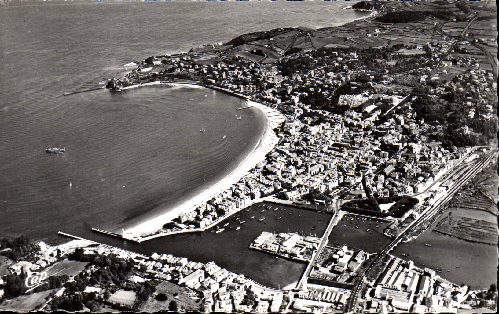 Saint-Jean-de-Luz — Vue aérienne — Cliché Robert Durondaud, n°132