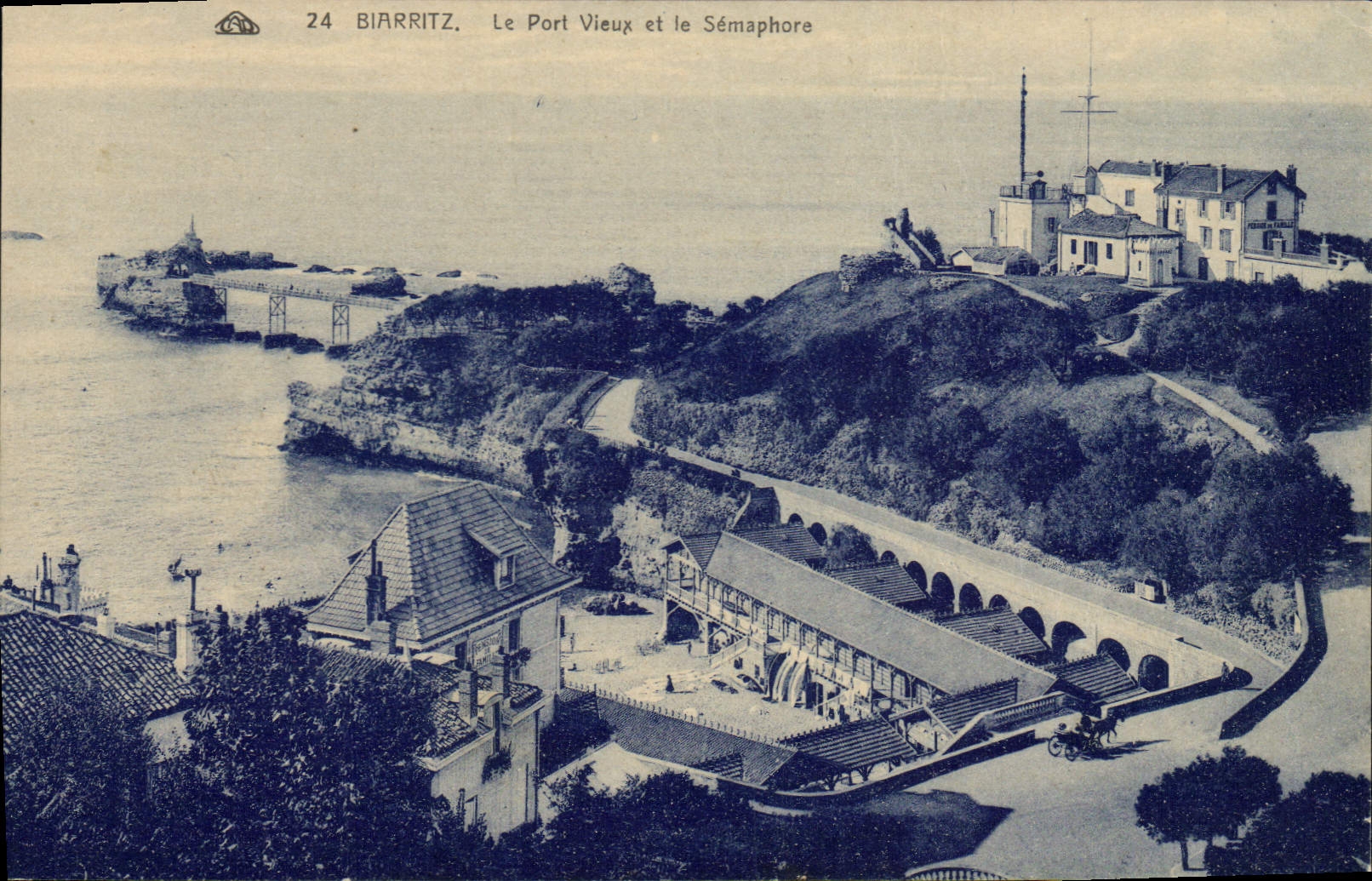 CPA Biarritz Le Pont Vieux et le Semaphore 