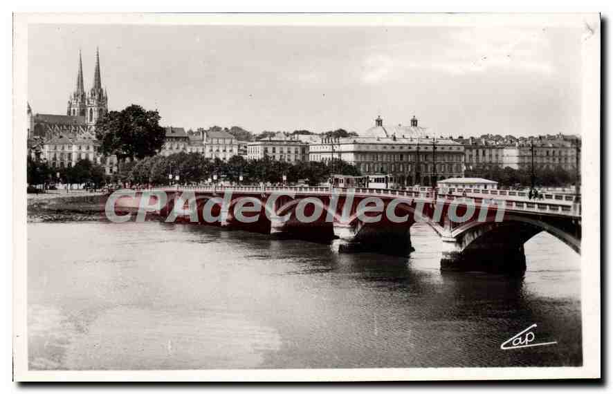 CPA Bayonne vue sur le Pont St Esprit et l'Hotel de Ville 