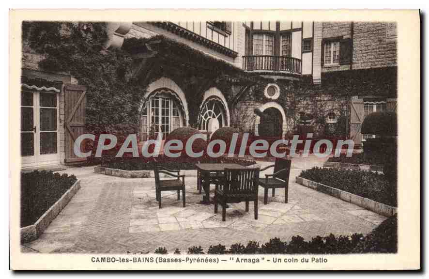 CAMBO-les-BAINS (Basses-Pyrénées) — "Arnaga" — Un coin du Patio
