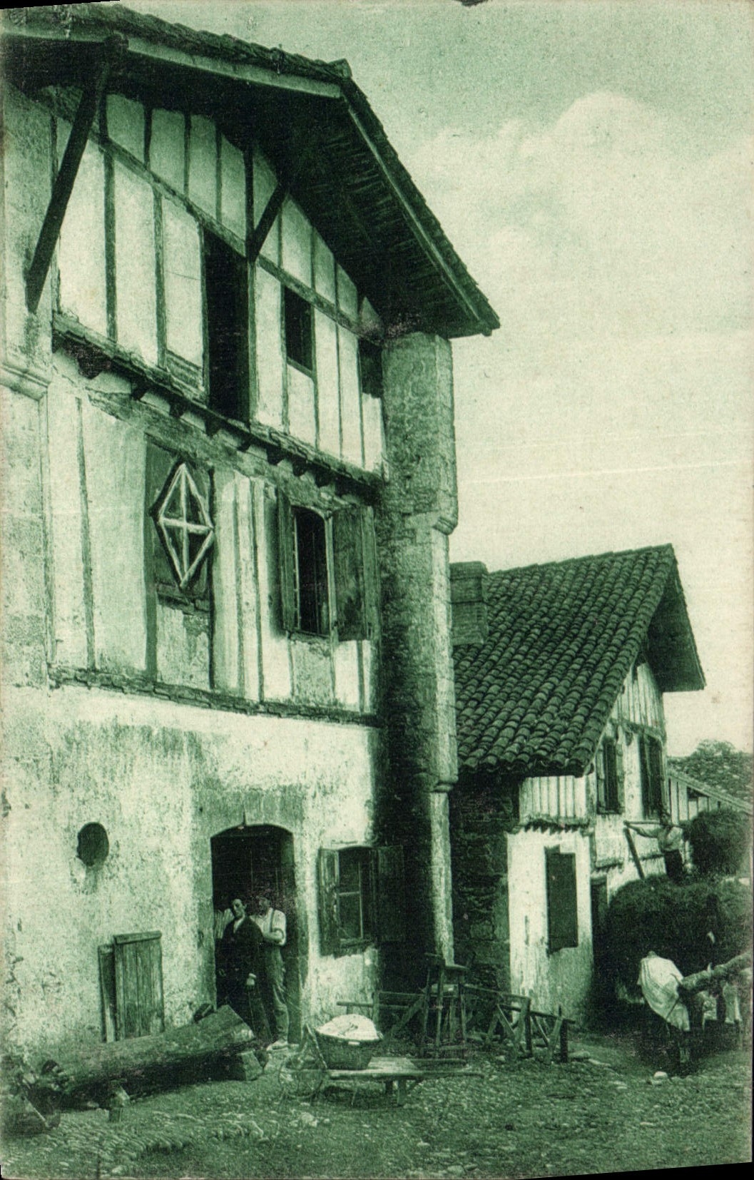 Maisons Basques au Vieux Cambo — Pays Basque — Phototypie Mared Deloy, Bordeaux