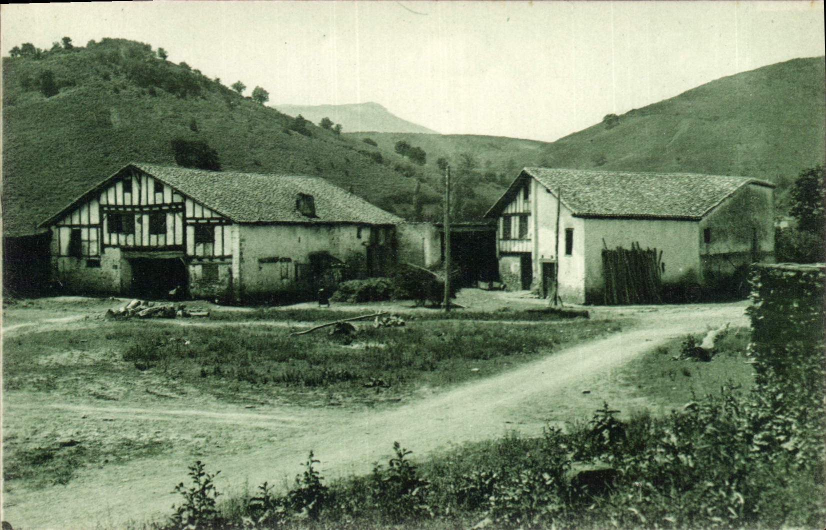 Maison Basque à Ibarron — Pays Basque — Phototypie Mared Delbou, Bordeaux - Recto