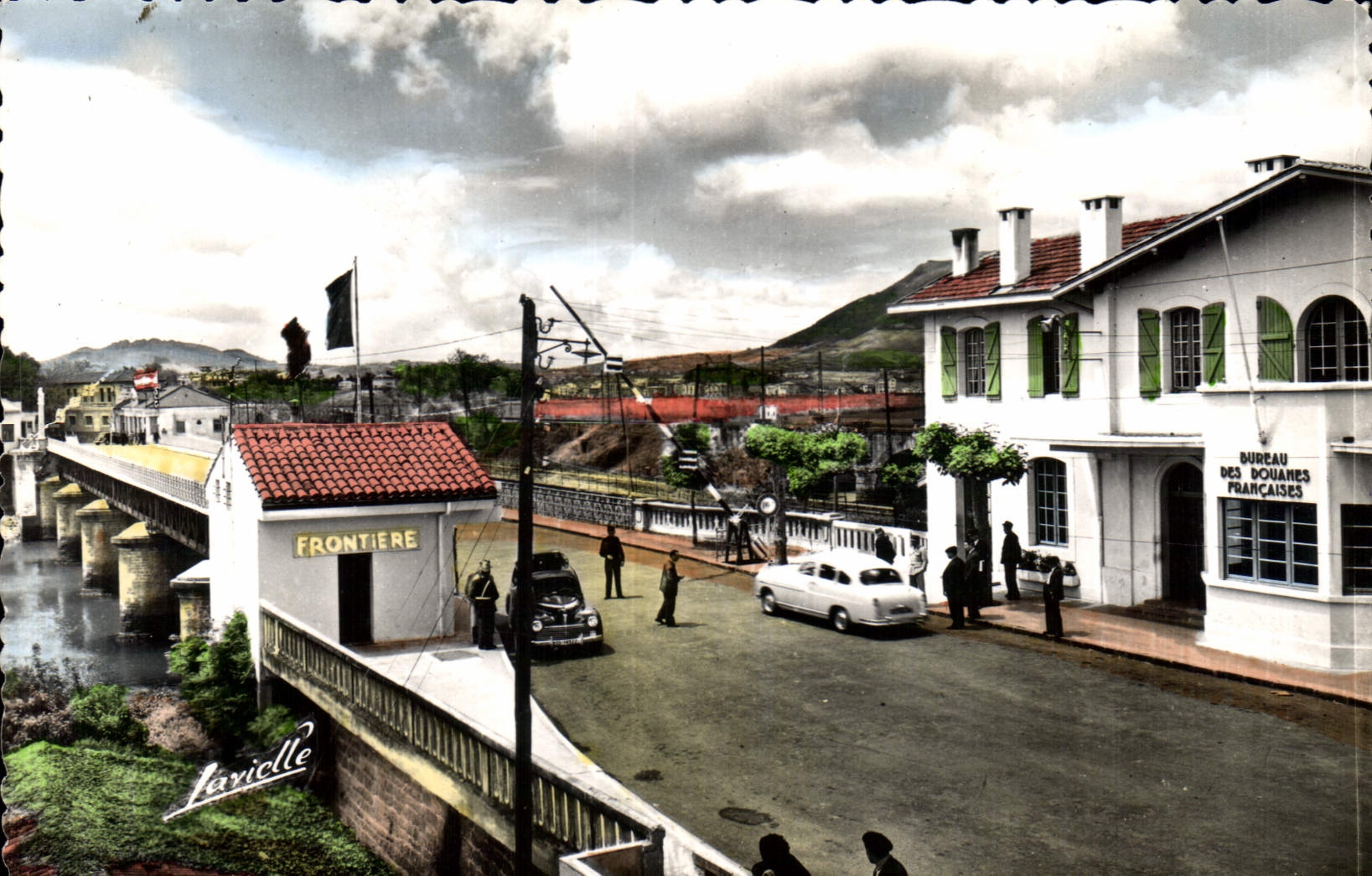 Pont international à Hendaye — Frontière franco-espagnole — éditeur Laricille, n° 1204