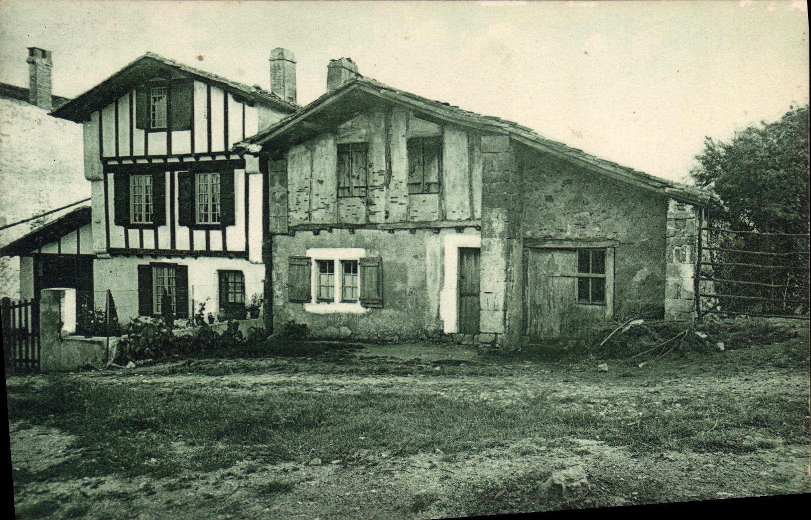 Maison Basque à Bordagnais — Pays Basque — Édition 'Yohlod', 39, Rue de la Roncelle-Bordeaux