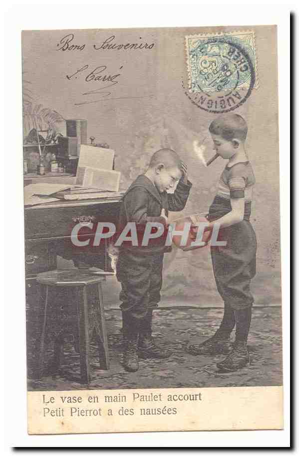 CPA Fantaisie Le vase en main Paulet accourt Petit Pierrot a des nausees (cigare enfants)