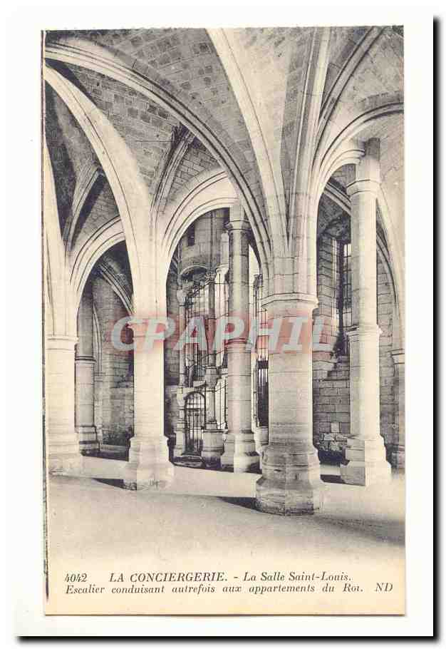Paris (1er) CPA La salle Saint Louis Escalier conduisant autrefois aux appartements du Roi