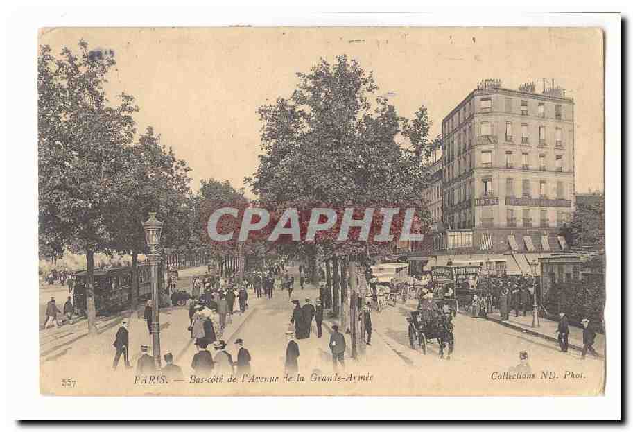 PARIS — Bas-côté de l'Avenue de la Grande-Armée — Collections ND. Phot. n° 557