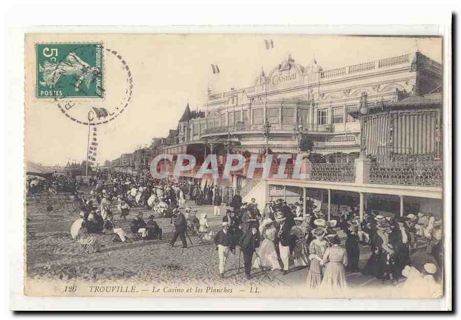 Trouville CPA Le casino et les planches