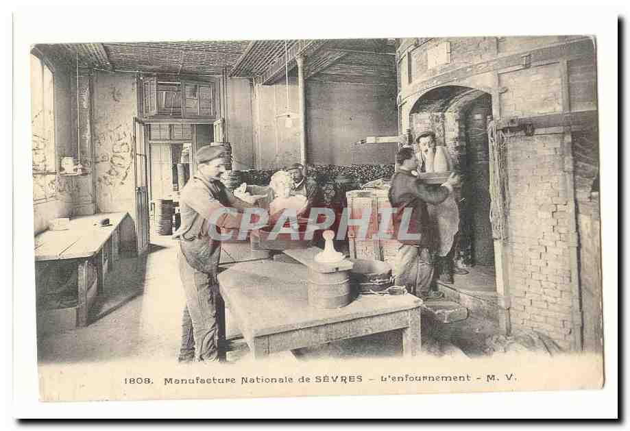 Manufacture Nationale de SÈVRES — L'enfournement — M. V.