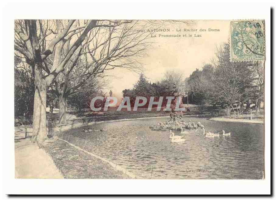 Avignon CPA Le rocher des Doms La promenade et le lac