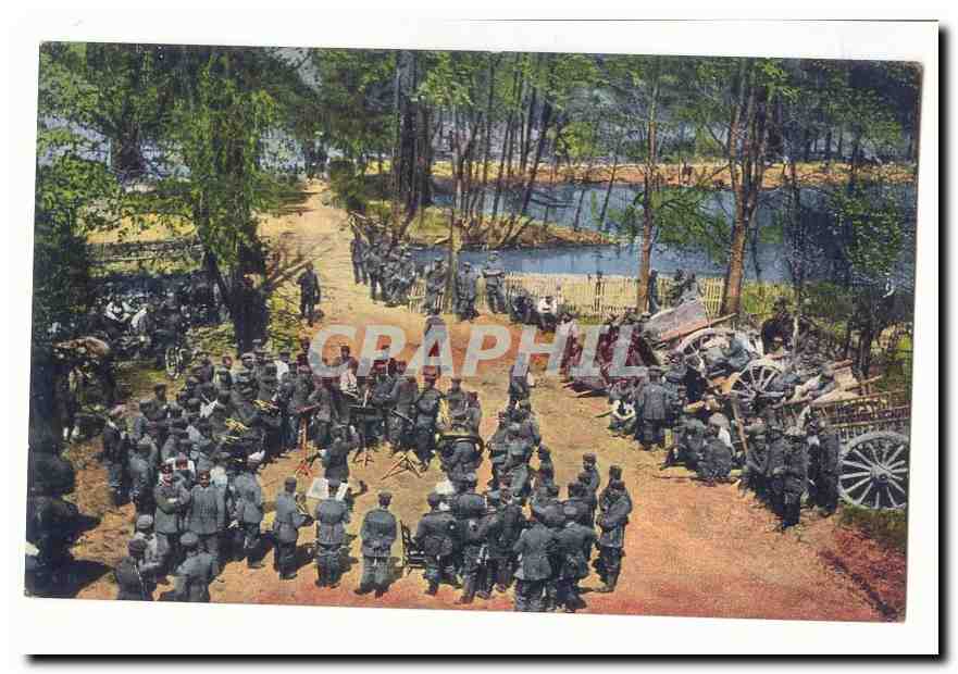 Camp militaire près d'un lac — soldats en tenue d'été — éditeur non identifié