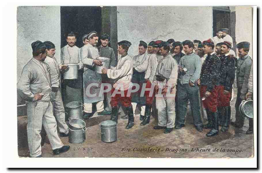 CPA Militaria Infanterie Cavalerie DRagons L'heure soupe (Saint Dizier Textile vetements Paul Venot rue Gambetta) TOP