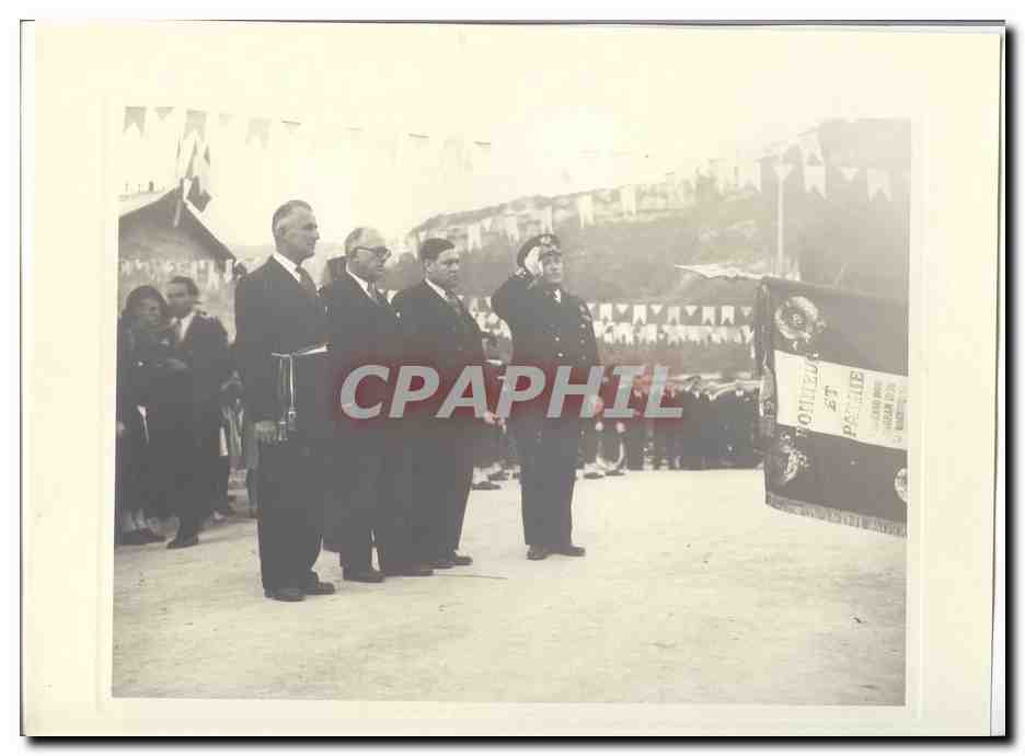 PHOTO Voyage officiel de Mr le President de la Republique en Savoie Mai 1947 Auriol a Dortan Drapeau