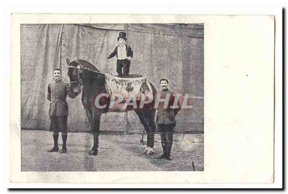 Artiste de cirque / Phenomene CPA Nain acrobate sur un cheval