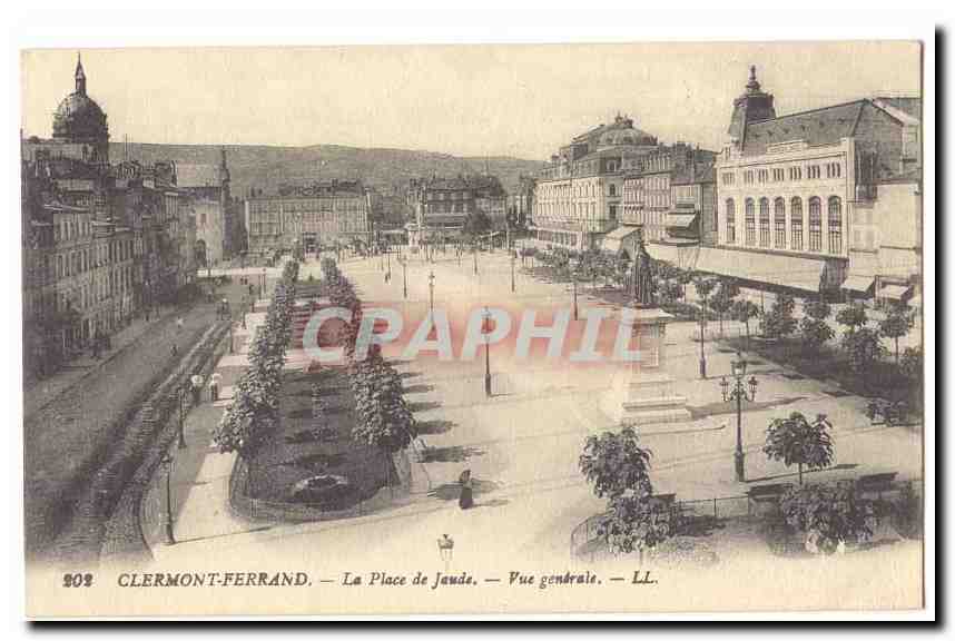 Clermont Ferrand CPA La place de Jaude Vue generale