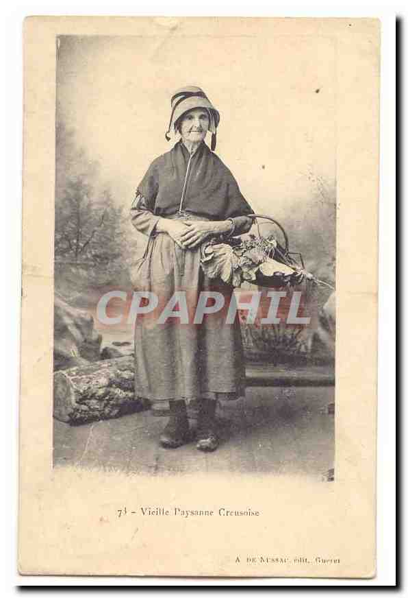 CPA Folklore Vieille paysanne Creusoise (Creuse) 