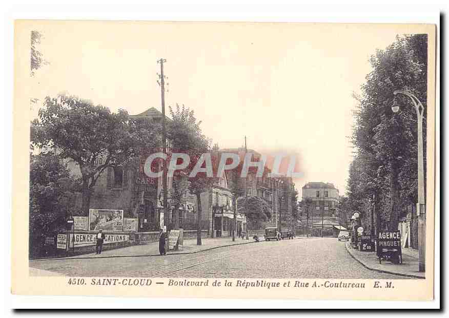 SAINT-LOUIS — Boulevard de la République et Rue A.-Coutureau — E.M.
