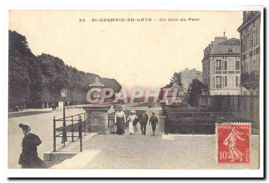 Saint Germain en Laye CPA Un coin du parc (animee)