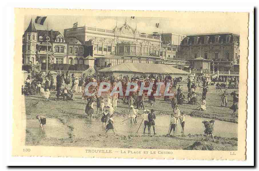 Trouville CPA La plage et le casino (tres animee)