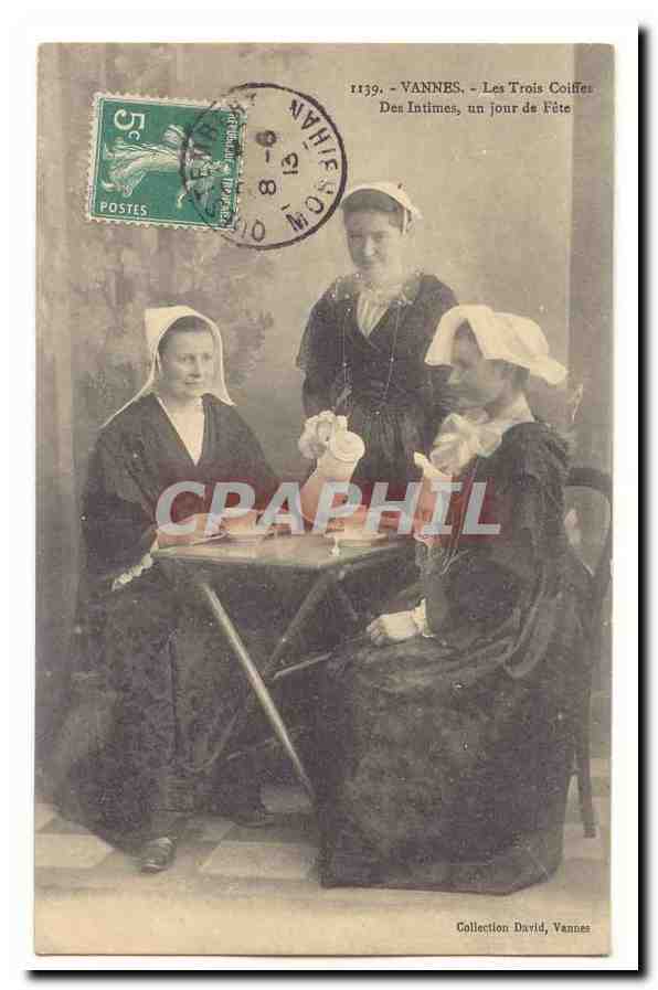 Vannes (Morbihan) CPA Les trois coiffes des intimes un jour de fete