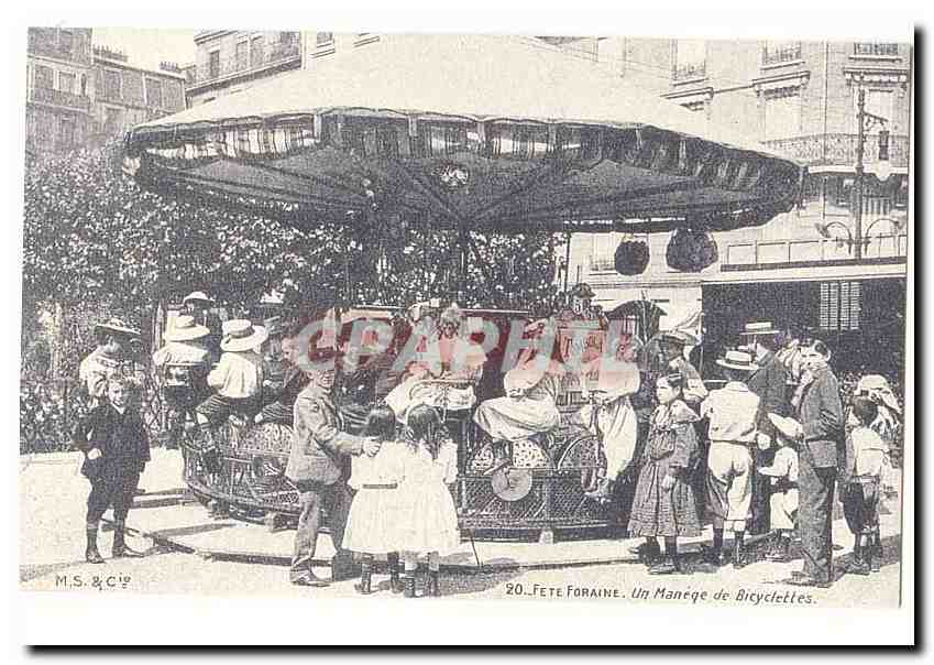 REPRODUCTION Fete foraine Un manege de bicyclettes