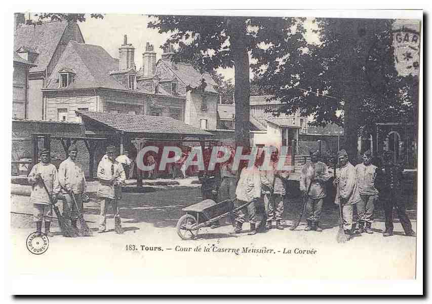 REPRODUCTION Tours CPA Cour de la caserne Meusnier La corvee