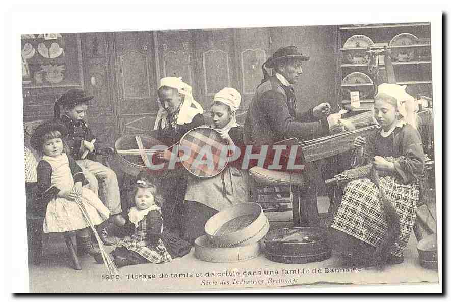 REPRODUCTION CPA Tissage de tamis et de crible dans une famille de Bannalec