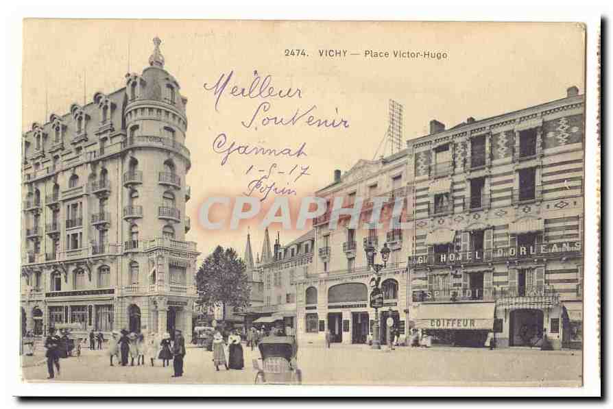 Vichy — Place Victor-Hugo — Éditeur CPAPHIL, n° 2474
