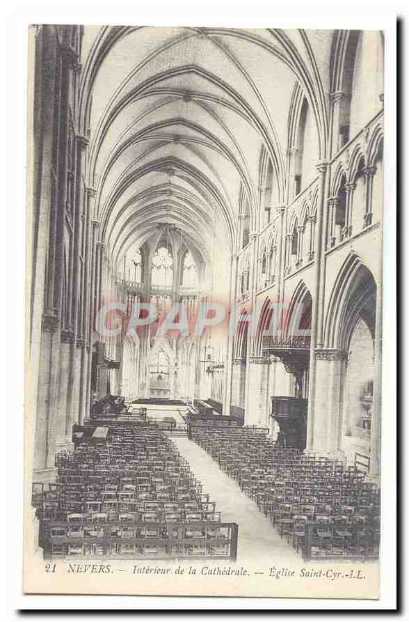 Nevers CPA Interieur de la cathedrale Eglise Saint Cyr
