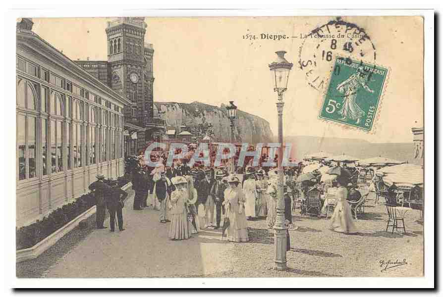 Dieppe CPA La Terrasse du casino (tres animee)