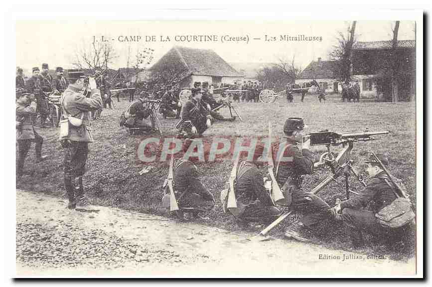 Camp de la Courtine (Creuse) CPA Les mitrailleuses (reproduction)