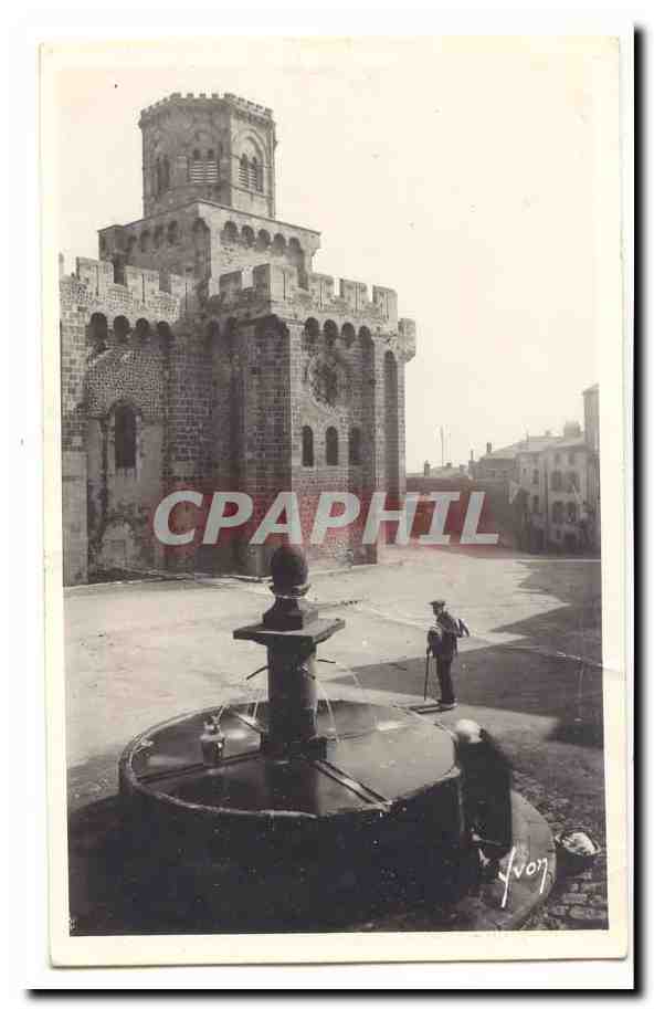 Royat CPA L'eglise st Leger XIIe siecle et vieille fontaine